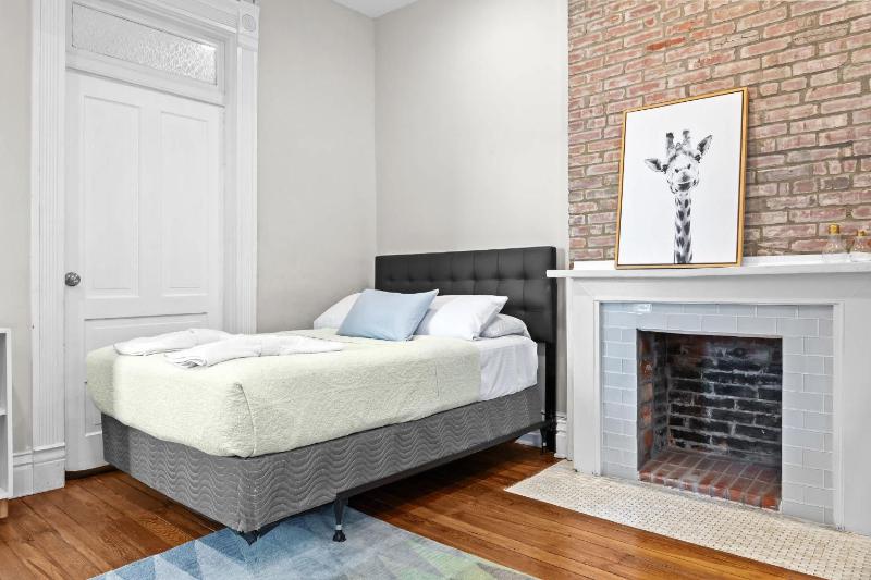 Historic 3-BR Downtown Bourbon Getaway - image 30
