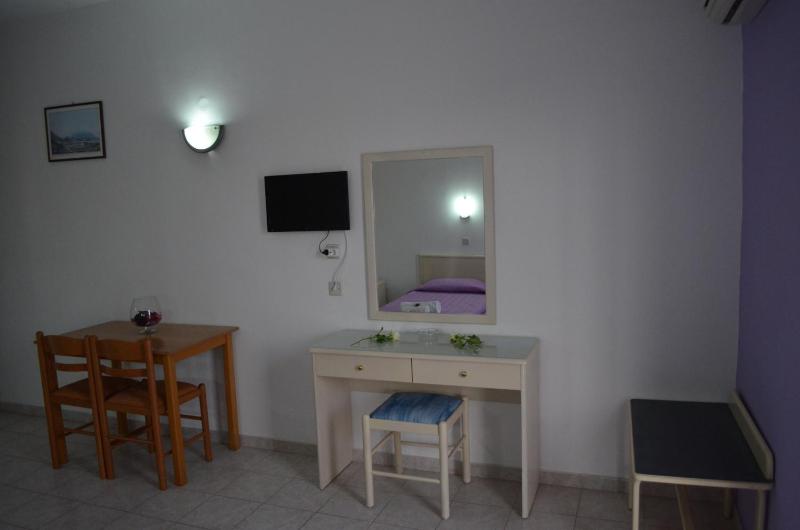 Studio (2 Adults) image 2