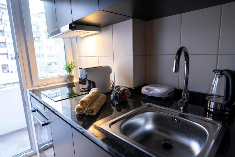 3BR Flat by Casa da Música Central Sleeps 6 2D - image 19