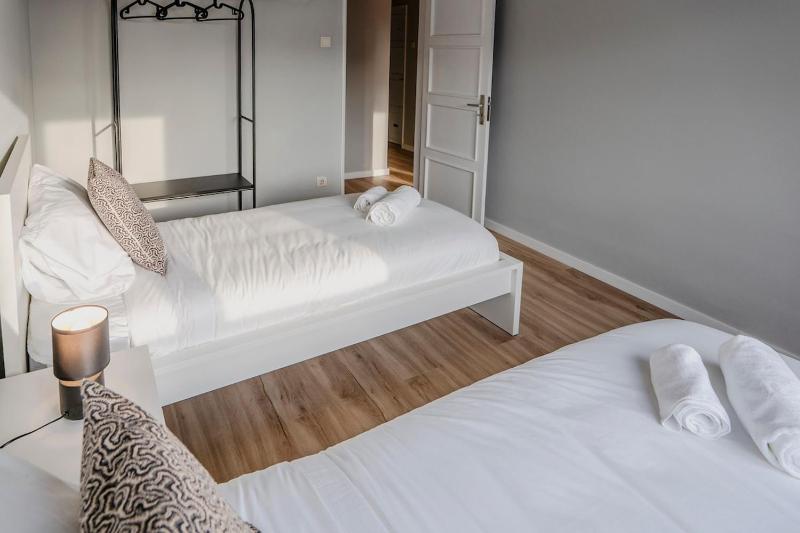 3BR Flat by Casa da Música Central Sleeps 6 2D - image 44