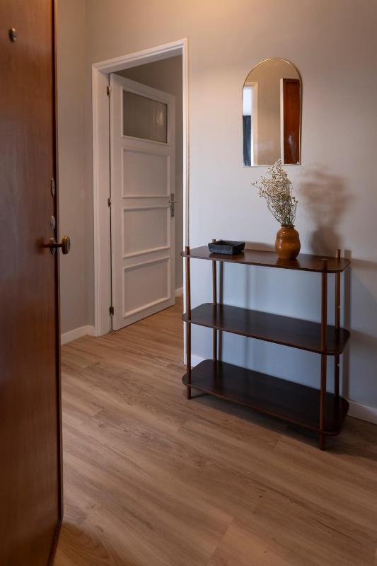 3BR Flat by Casa da Música Central Sleeps 6 2D - image 5