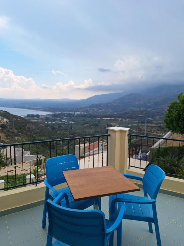 One-Bedroom Apartment with Sea View (3 Adults) image 3