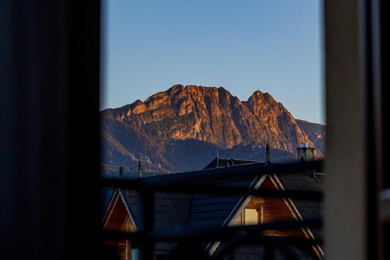 Double Room with Mountain View image 4