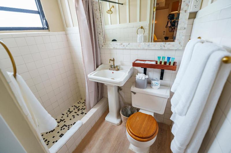 King Room image 2