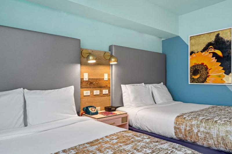 Double Room image 3