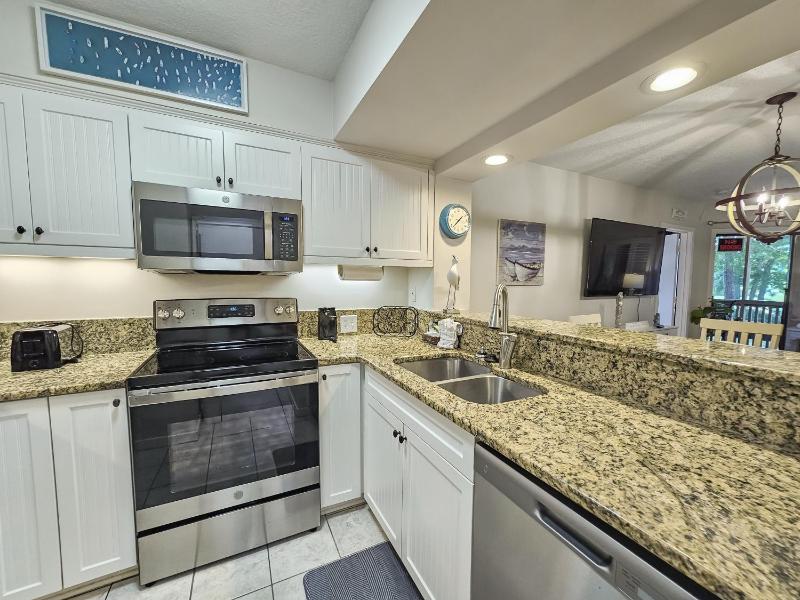 Serene 2 bed 2 bath lodge with amenities 101AC lodge - image 41