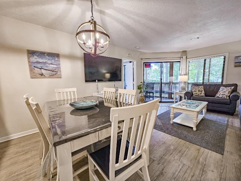 Serene 2 bed 2 bath lodge with amenities 101AC lodge - image 37