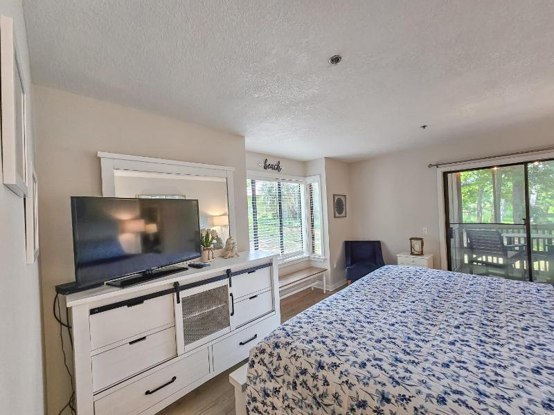 Serene 2 bed 2 bath lodge with amenities 101AC lodge - image 11