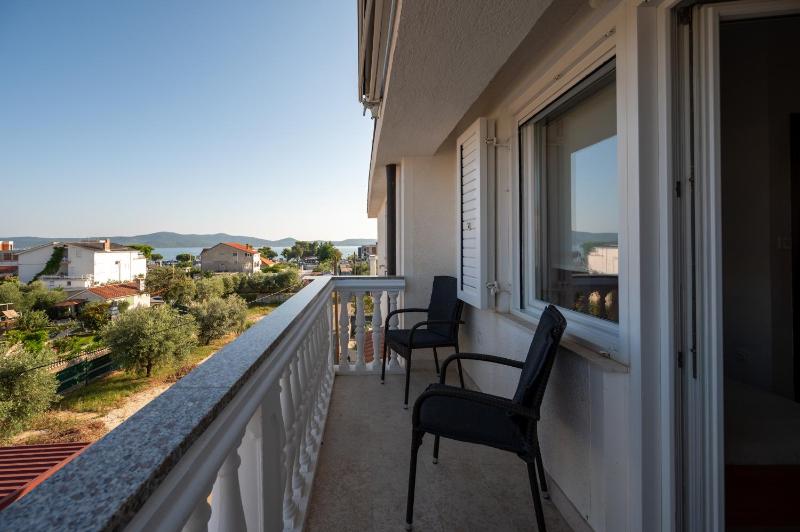 Studio with Balcony and Sea View image 3