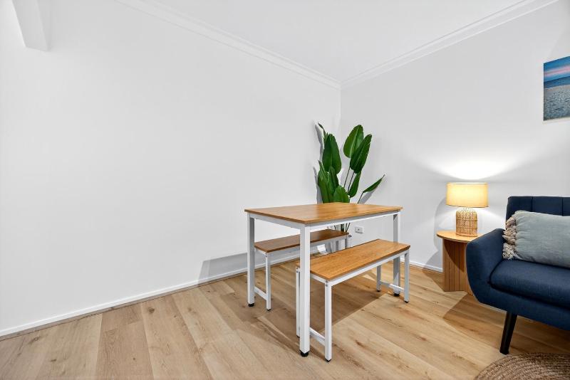 Bright 2-Bed Unit Near Scarborough Beach - image 16