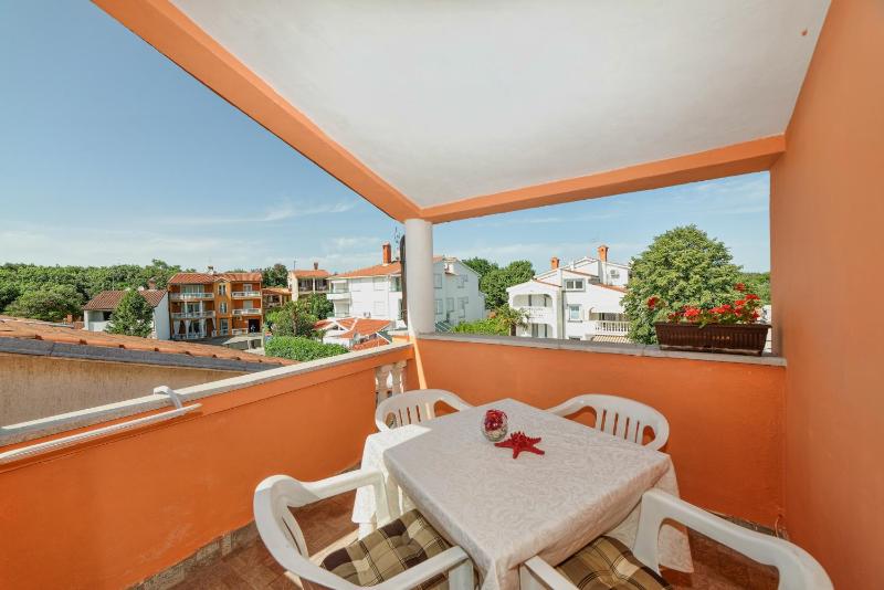 One-Bedroom Apartment with Balcony image 4