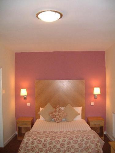 Double Room image 4