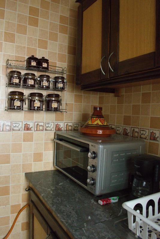 Charming apartment in Martil with swimming pool - image 12