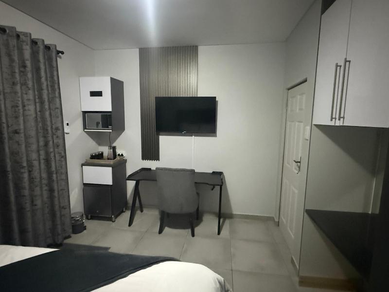 Mountain Drive Apartments - image 11