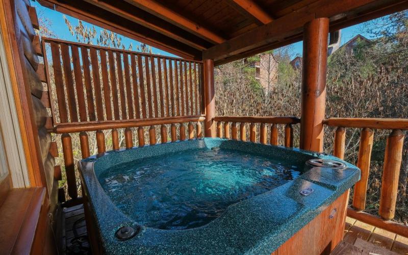 Bearfoot Memories - Large Game Room Outdoor Hot Tub + Community Pool Access - image 1