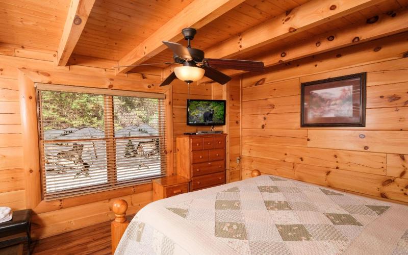 Bearfoot Memories - Large Game Room Outdoor Hot Tub + Community Pool Access - image 15