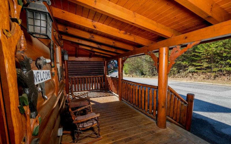 Bearfoot Memories - Large Game Room Outdoor Hot Tub + Community Pool Access - image 3