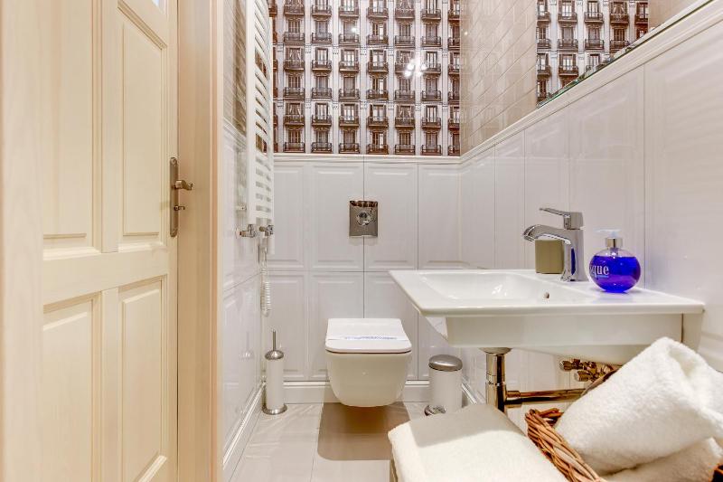 Nord Star - 150 m from Beach & Center by Lion Apartments Sopot - image 12