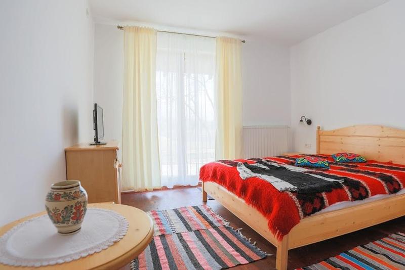 Double Room with Private Bathroom image 2