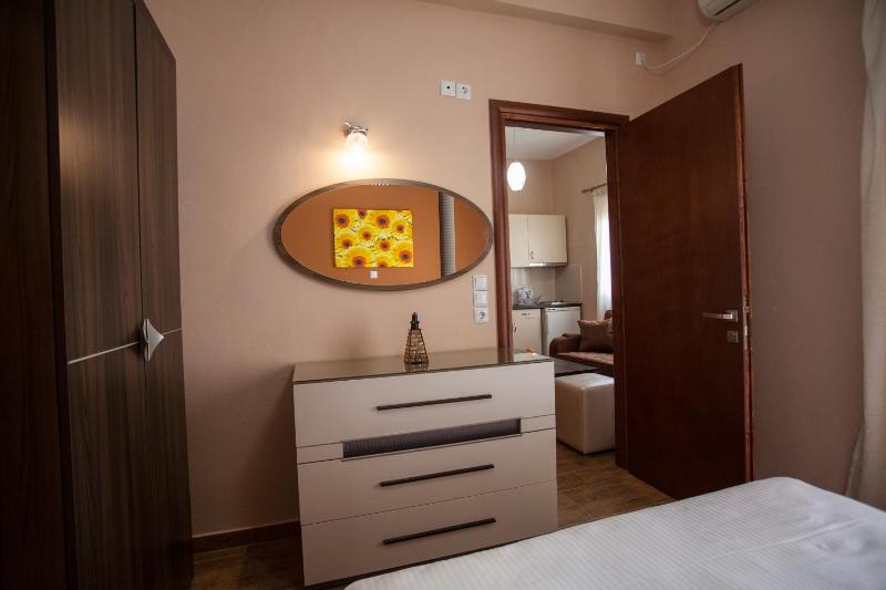 Paraskevi's Luxury Studios - image 8