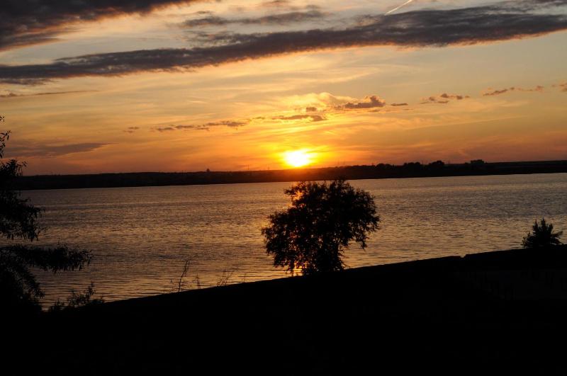 Double Room with Lake View image 2