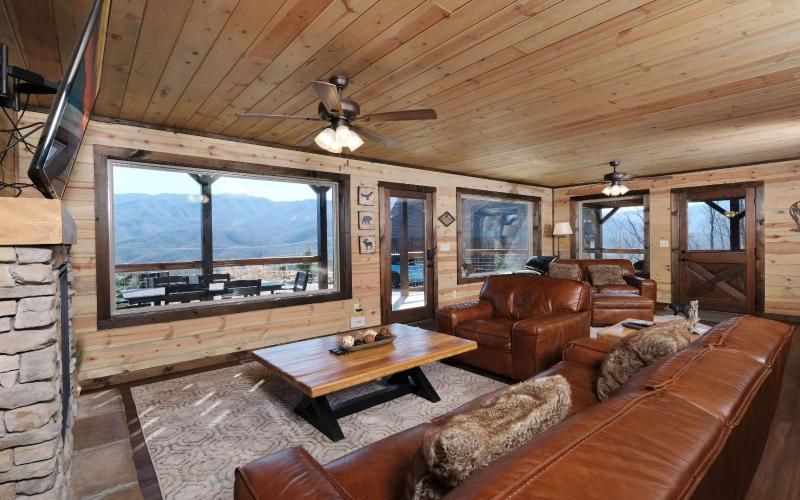 Heaven's Hill - Mountain Views & Hot Tub - image 26
