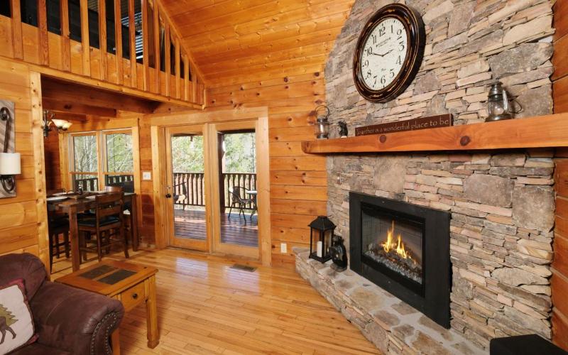Sweet Retreat: Hot Tub Pet-Friendly + Indoor Jetted Tub - image 12