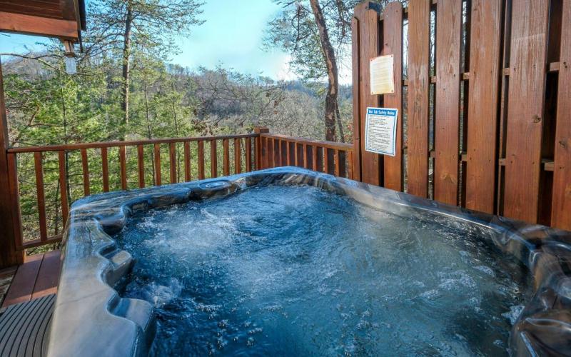 Sweet Retreat: Hot Tub Pet-Friendly + Indoor Jetted Tub - image 18
