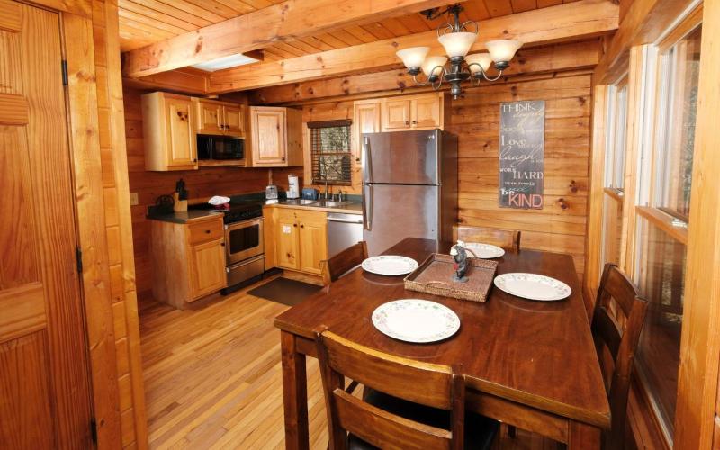 Sweet Retreat: Hot Tub Pet-Friendly + Indoor Jetted Tub - image 2
