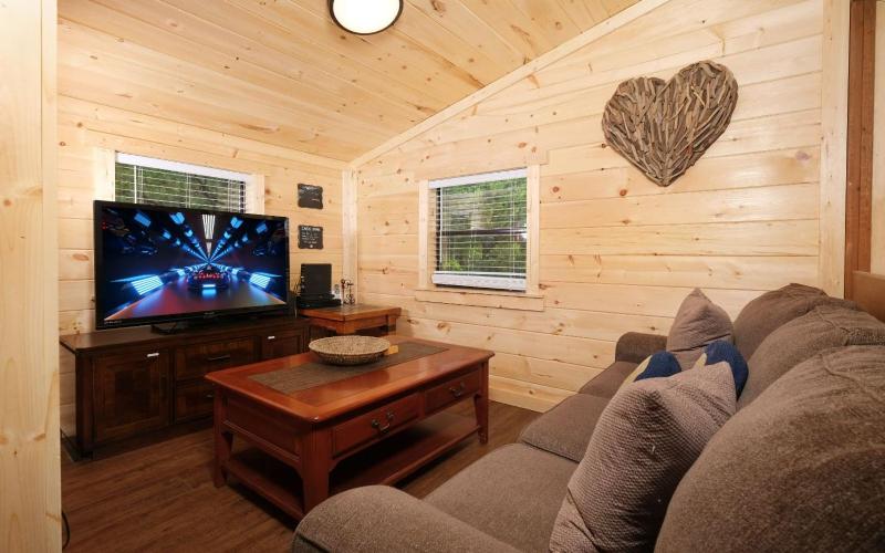 Over the Top - Pets Welcome Mountain Views Hot Tub Wood-burning Fireplace - image 13