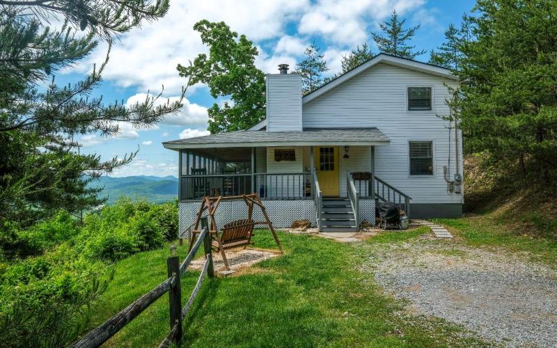 Over the Top - Pets Welcome Mountain Views Hot Tub Wood-burning Fireplace - image 21