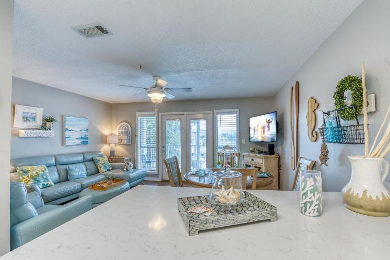 Sea-Esta - Easy Walk to the Beach + Balcony with Pool Views - image 7