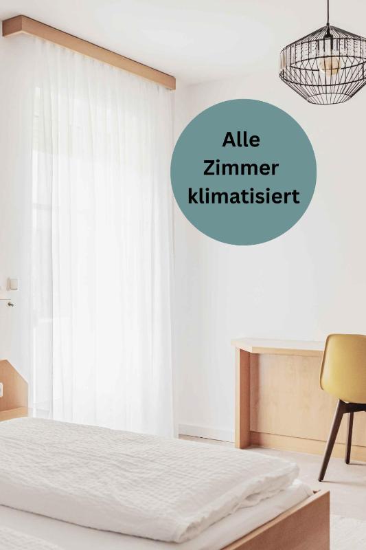 Double Room with Balcony image 1