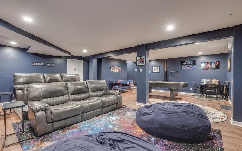 Hidden Hollow Lodge - Movie Nights Game Fun Fireside Stories & Hot Tub Soaks - image 25