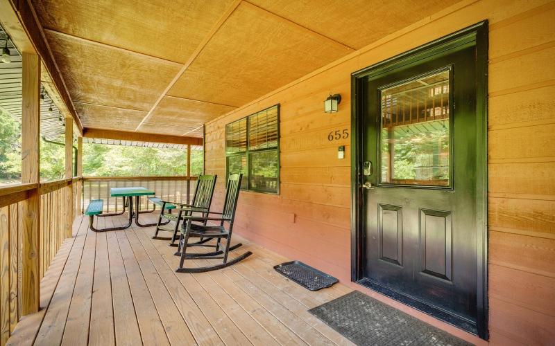 Hidden Hollow Lodge - Movie Nights Game Fun Fireside Stories & Hot Tub Soaks - image 48