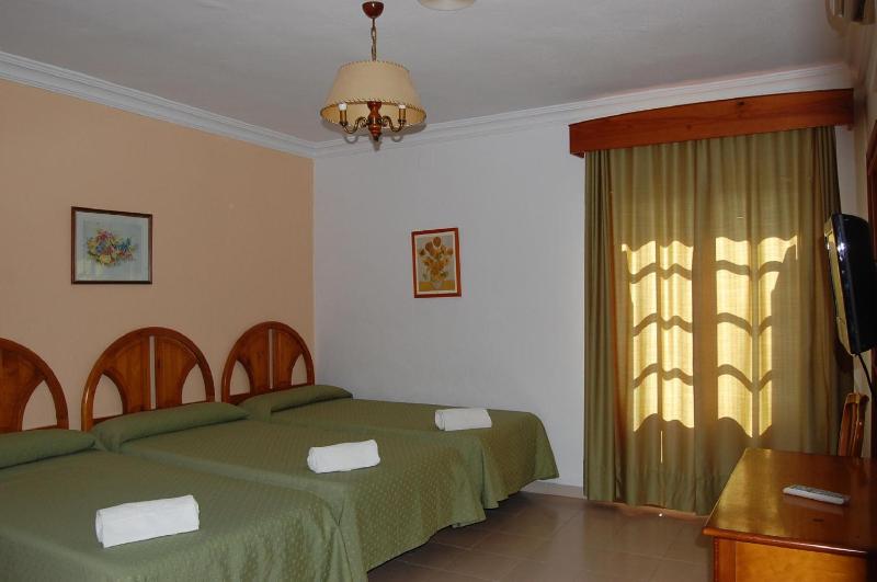 Triple Room image 4