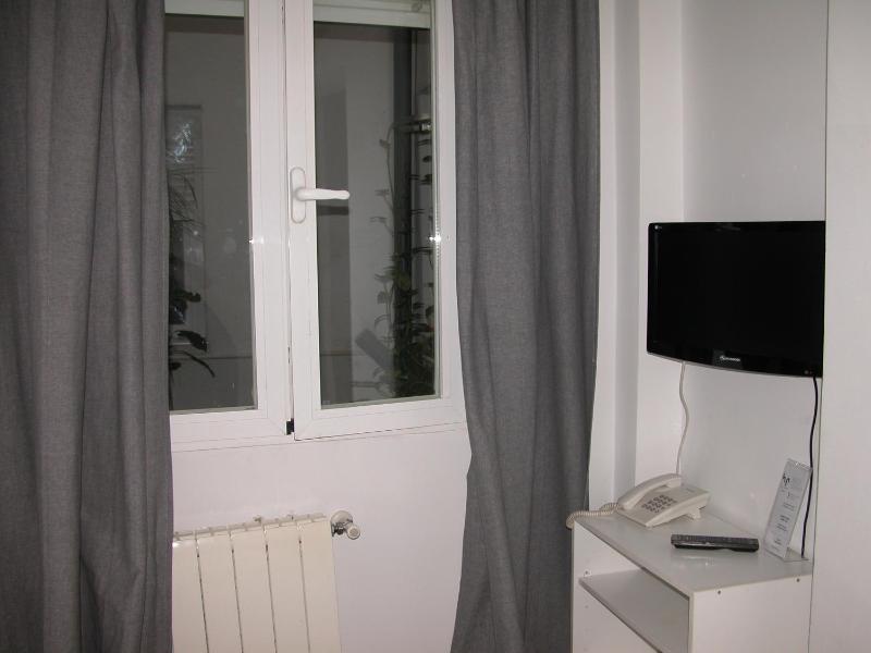 Economy Single Room image 2