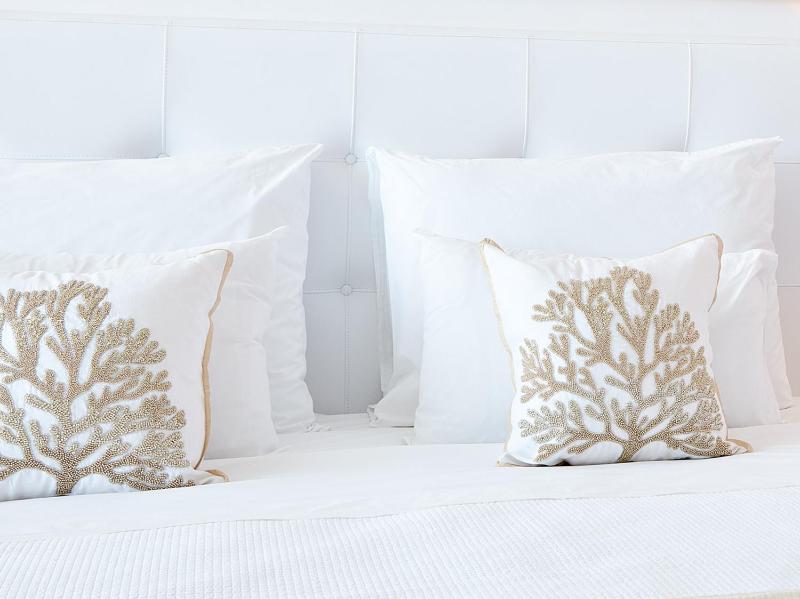 Double Guest Room with Garden View image 3