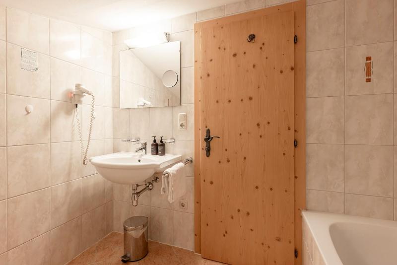 Single Room image 3