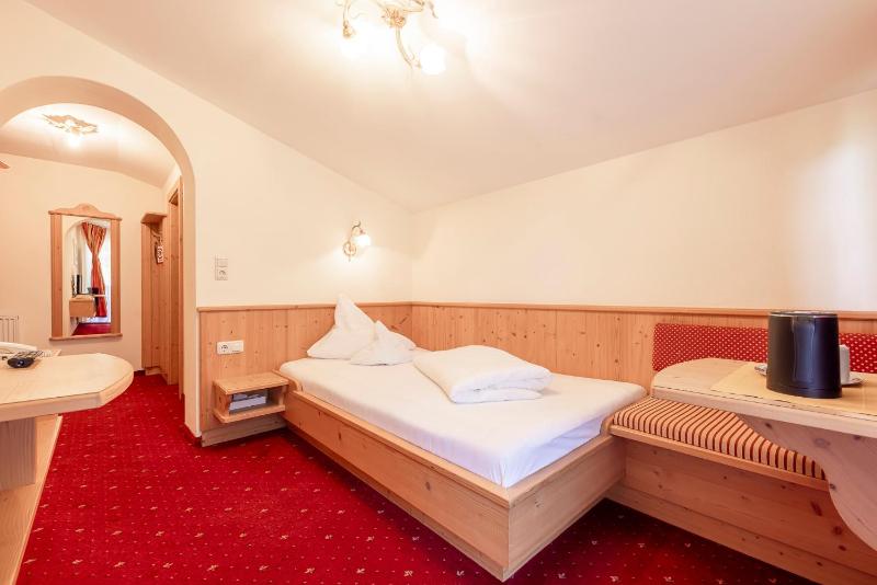 Single Room image 2