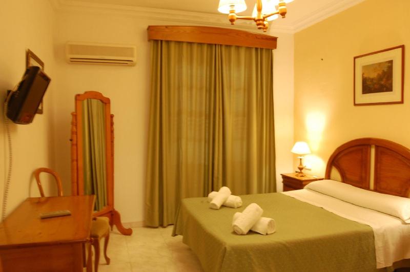 Single Room image 2