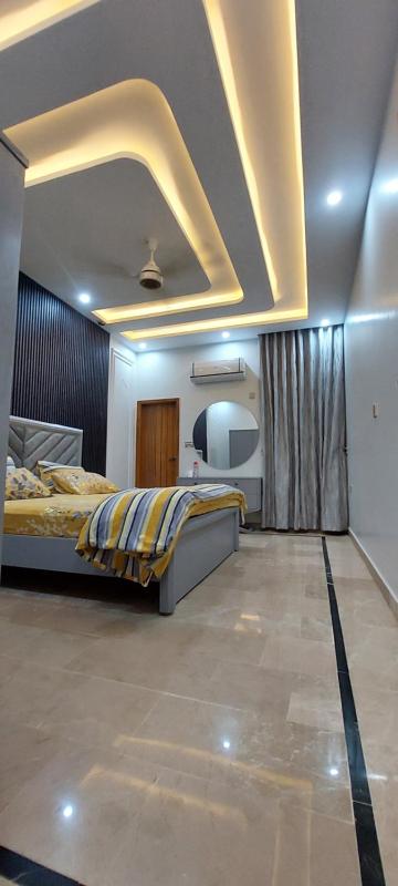 Tranquil 2BR Portion Gulistan e Joher BLK 14 - image 14