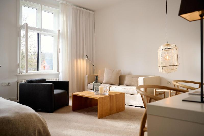 Deluxe Double Room with Balcony image 2