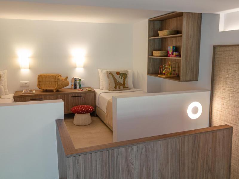 Premier Loft Family Guestroom image 3