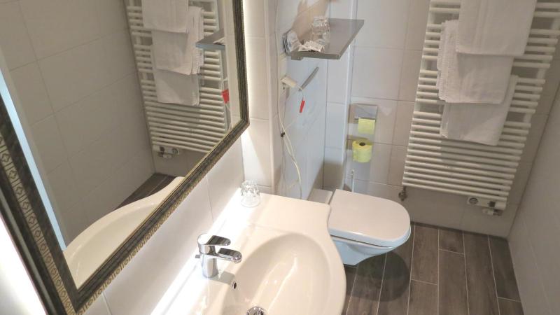 Quadruple Room image 2