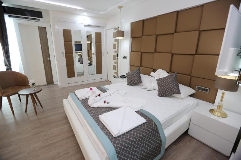 Double Room image 1