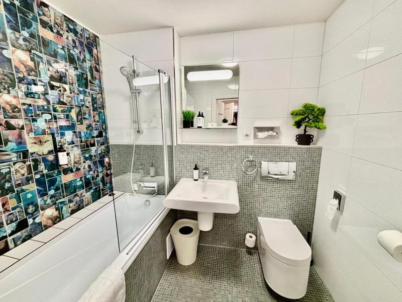 Standard Double Room image 3