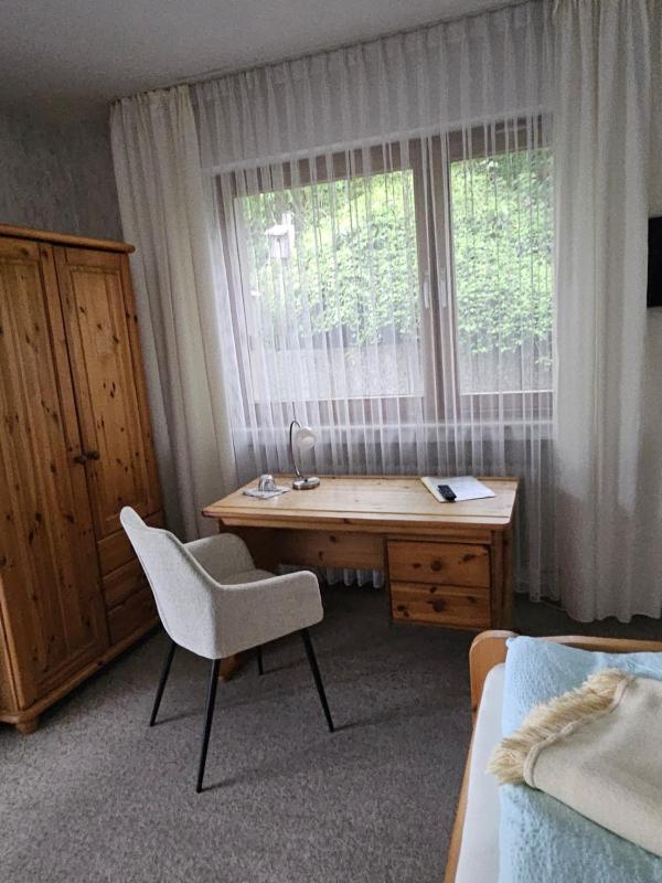 Single Room image 3