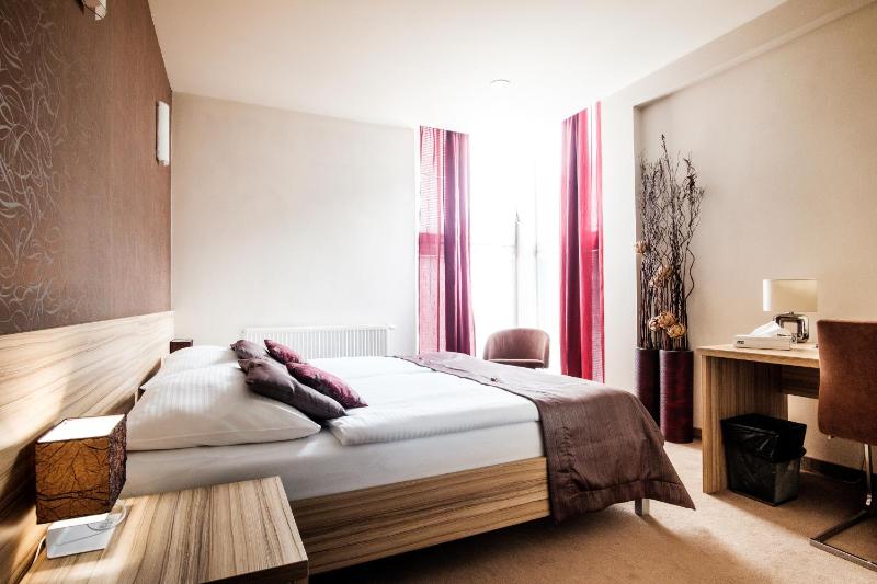 Comfort Double or Twin Room with Welcome Drink image 2