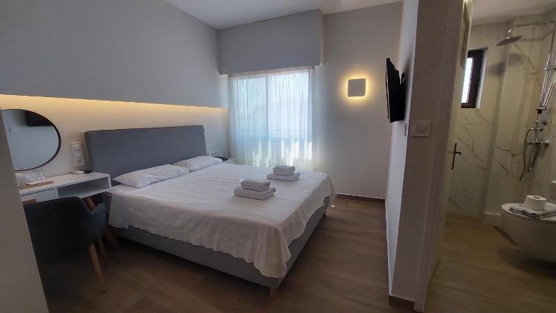 Standard Double Room image 1